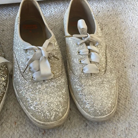 (SET IS SOLD) - Picture 4 of 4